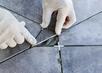 laying-ceramic-tiles_191163-4